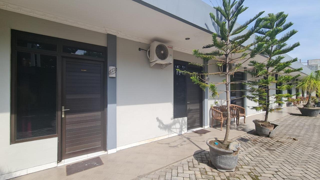 Oyo 90831 Hotel Gardenia Prambanan Surakarta  Exterior photo