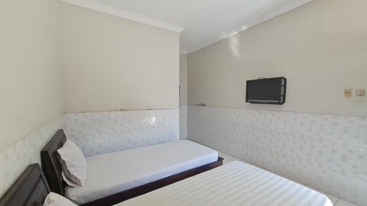 Oyo 90831 Hotel Gardenia Prambanan Yogyakarta Exterior photo