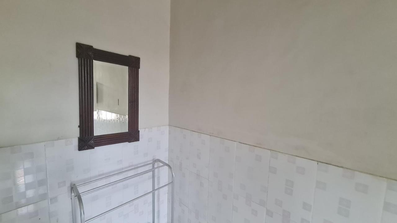 Oyo 90831 Hotel Gardenia Prambanan Yogyakarta Exterior photo